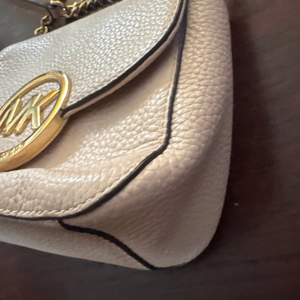 Michael Kors Pebbled Leather Crossbody in Pale Pink with Gold Hardware
